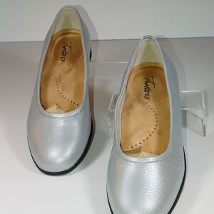 Trotters Darcy 8 Narrow Slip On Fairycore Ballet T1904020 -Silver/Pewter Comfort